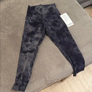Lululemon Align Hr crop 21” Tie-Dye High-Waisted Leggings